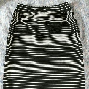 Max Studio black & white skirt